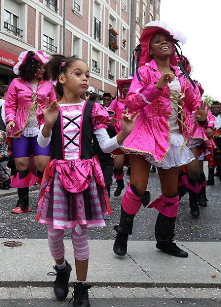 Rendez vous au Village du Bouffon après le défilé